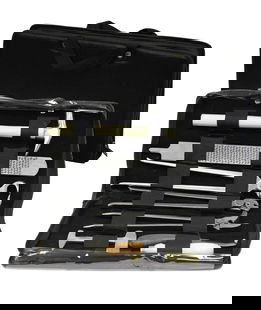 Set attrezzi da mascalcia con borsa