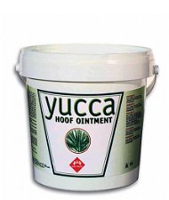 YUCCA HOOF OINTMENT prodotto per uso esterno a base di grassi animali, minerali e vegetali utile aiuto nel contrastare l’effetto alcalino dell’ammoniaca 1000 ml
