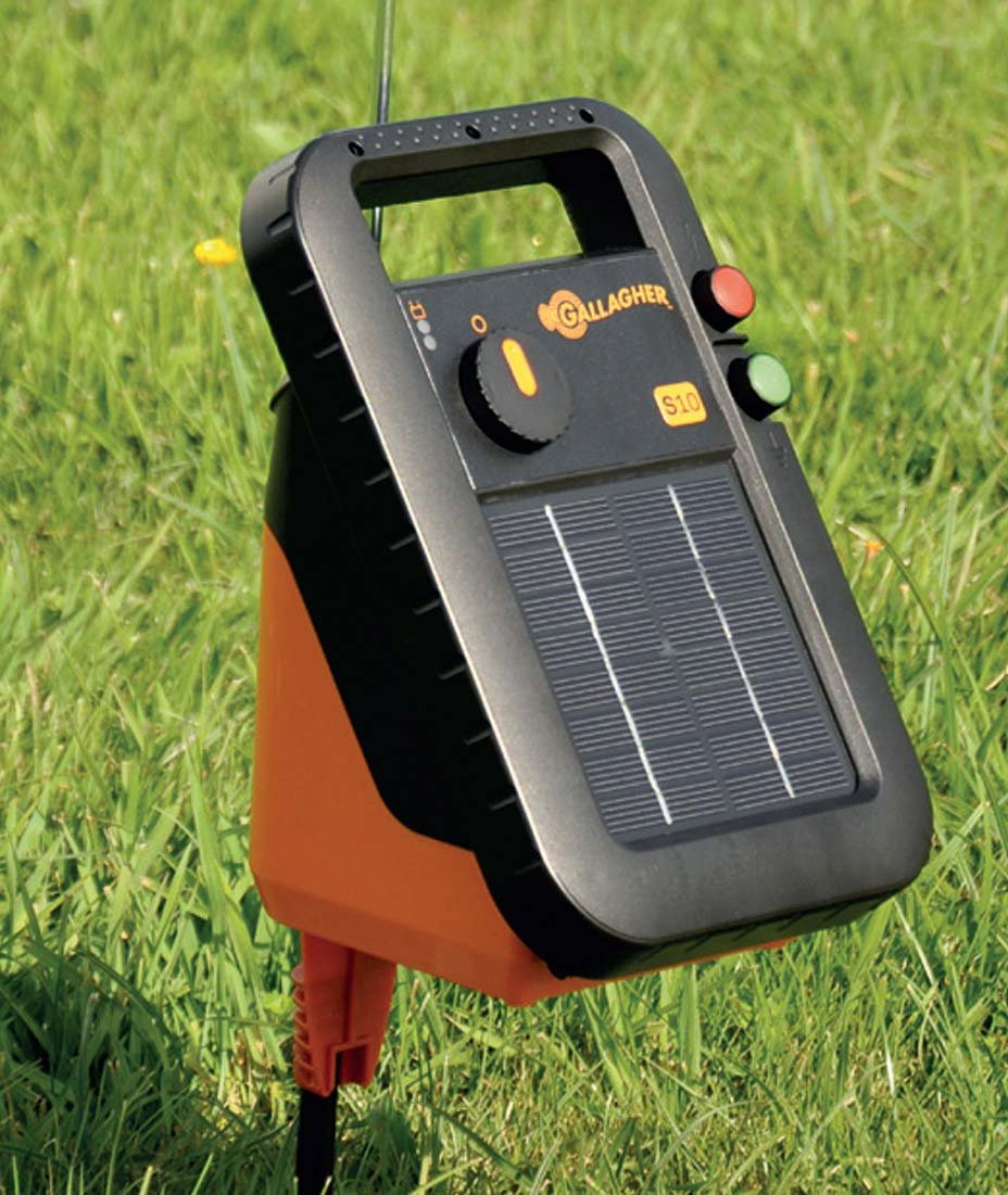 Elettrificatore solare S10 0,10J con batteria inclusa professionale per recinti fino 1 km per cavalli, bovini e animali da reddito - foto 1