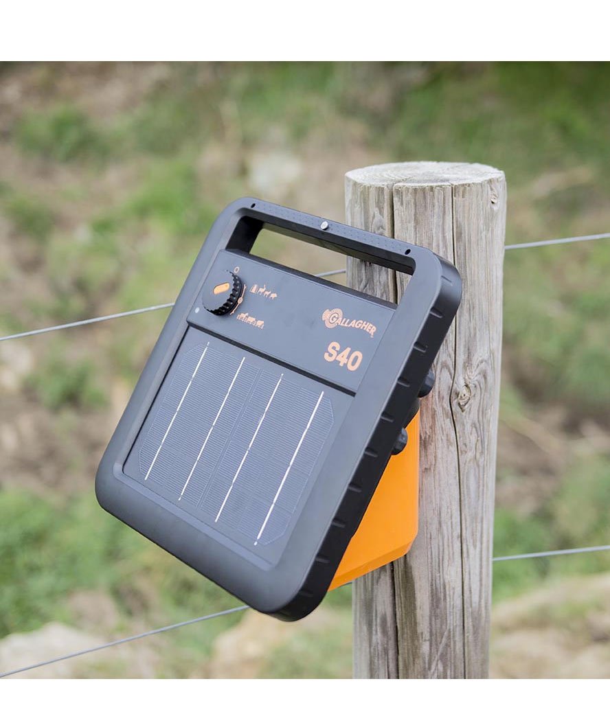 Elettrificatore solare Gallagher S40 con batteria inclusa per  recinti fino 5 km per cavalli, bestiame, pecore, capre e maiali - foto 1