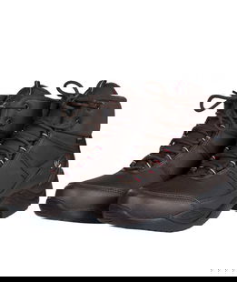 Scarpa da tracking e scuderia impermeabile modello Adventure