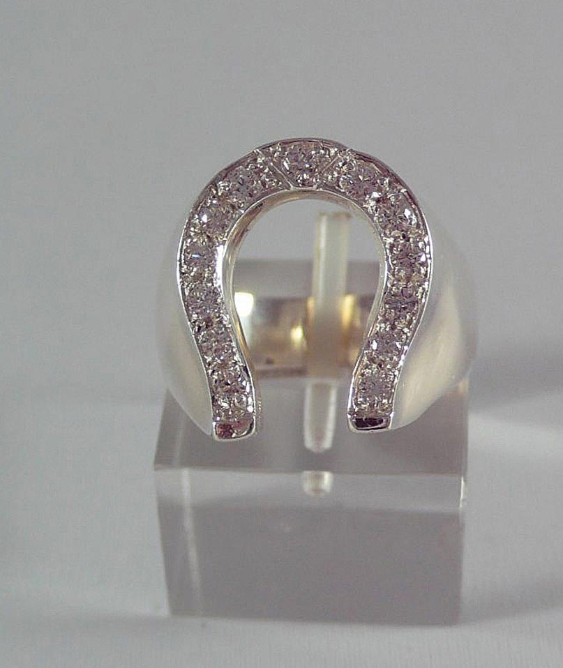 Anello ferro di cavallo con zirconi realizzato a mano in argento titolo 925