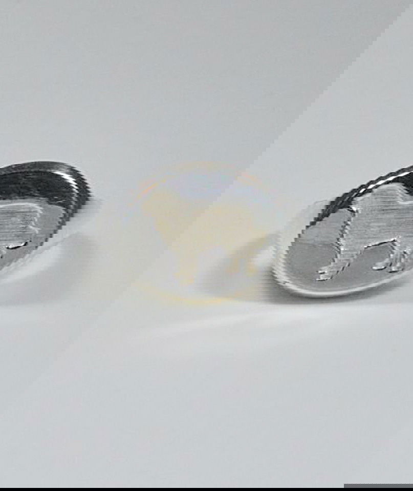 Anello Chevalier in argento 
con sagoma di cane razza Golden in bassorilievo