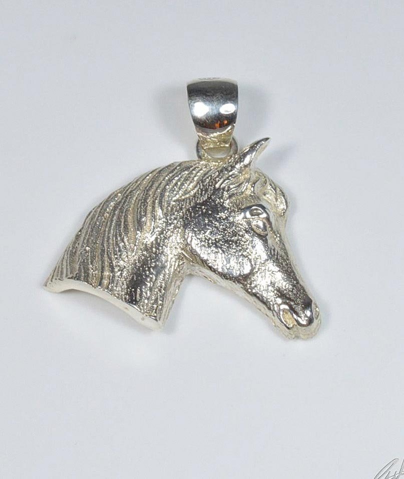 Ciondolo in argento soggetto testa di cavallo con girocollo in omaggio