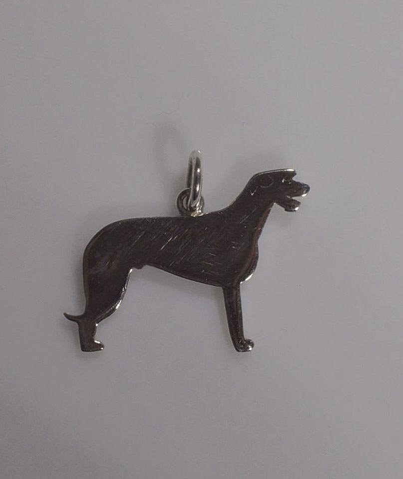 Ciondolo in argento con sagoma in rilievo di cane razza Bulldog francese, completo di girocollo omaggio