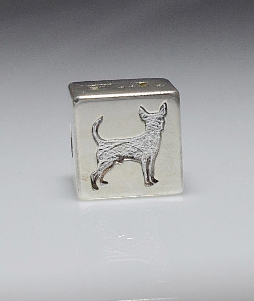 Ciondolo in argento a dado con incisione Chihuahua, completabile con catena