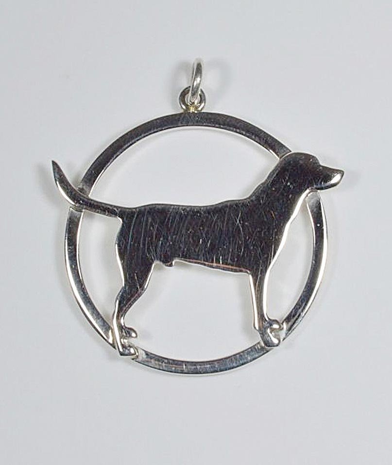 Ciondolo in argento a cerchio grande con sagoma di cane razza Labrador, completo di girocollo omaggio