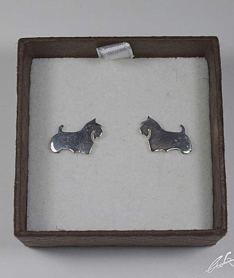 Orecchini tappabuchi in argento a forma di cane razza Scottish, chiusura a farfalla
