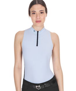 Polo allenamento donna slim fit smanicata in tessuto tecnico con inserti arricciati