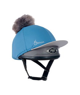 Copricap elasticizzato a 4 vie liscio e setoso con pom pom in pelliccia sintetica staccabile color blu ghiaccio